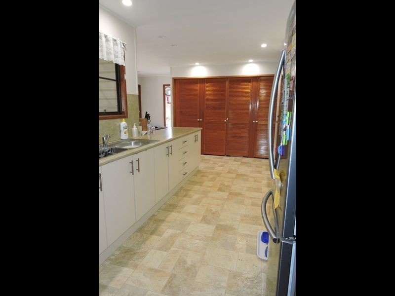 3 Jean Court, Bucasia QLD 4750