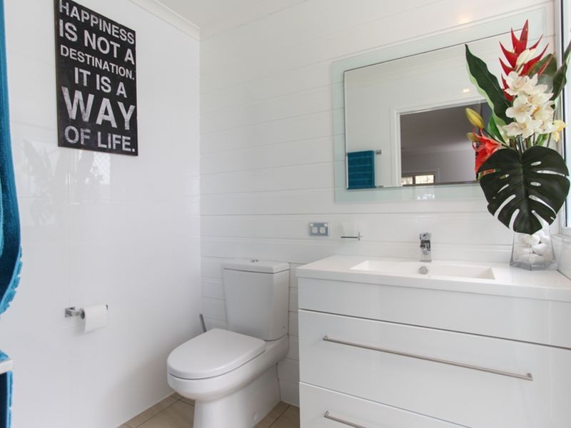 52 Pacific Esplanade, Slade Point QLD 4740
