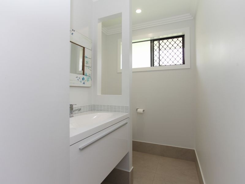 52 Pacific Esplanade, Slade Point QLD 4740