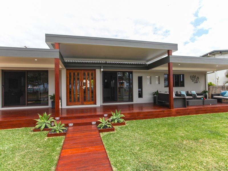 52 Pacific Esplanade, Slade Point QLD 4740