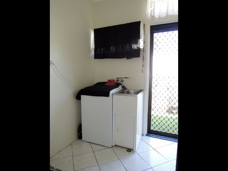 7 8 & 9/64 Waverley Street, Bucasia QLD 4750