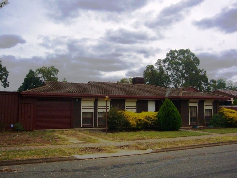 10 Woolaston Road, Salisbury Downs SA 5108