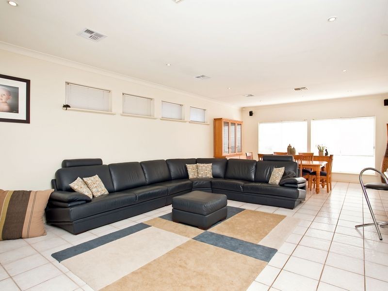 12 Oscar Street, Brooklyn Park SA 5032