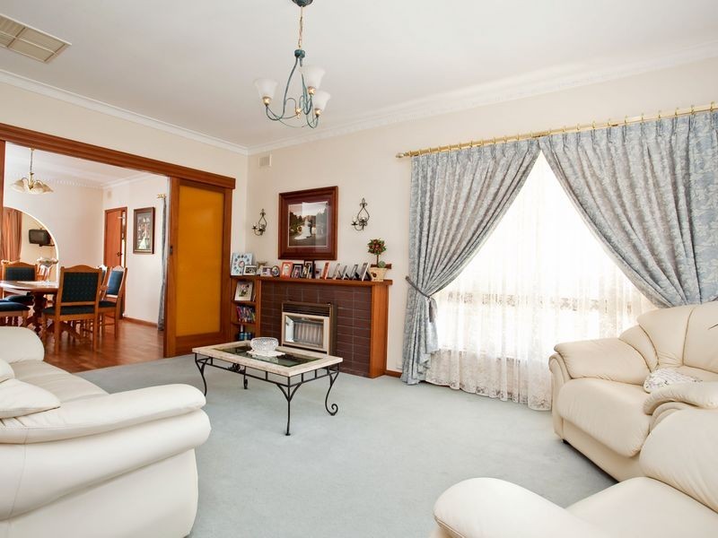 16 Marinoff Street, Seaton SA 5023