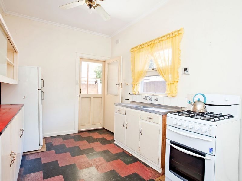 2 Gladstone Road, Prospect SA 5082