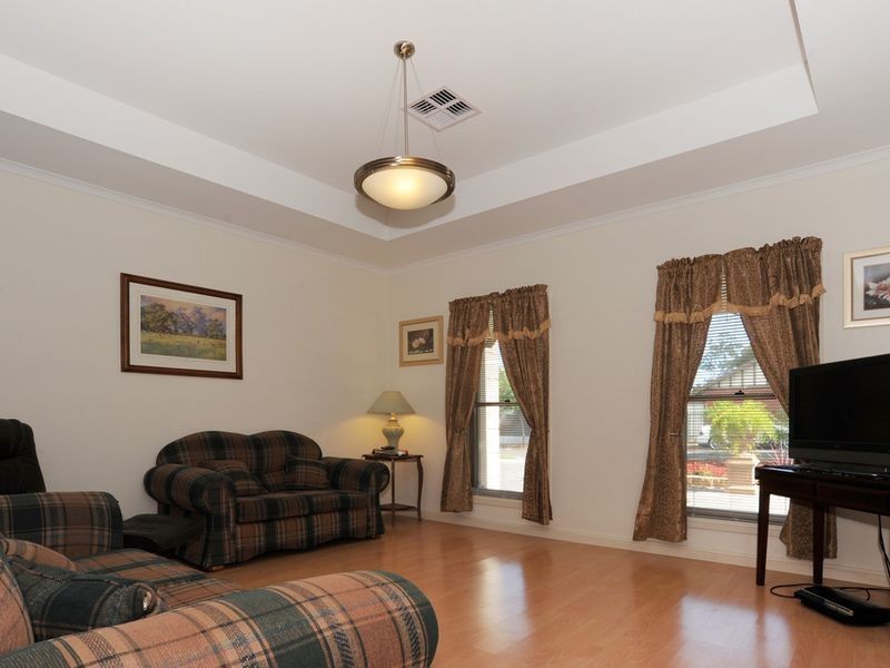 77 Myrtle Street, Prospect SA 5082