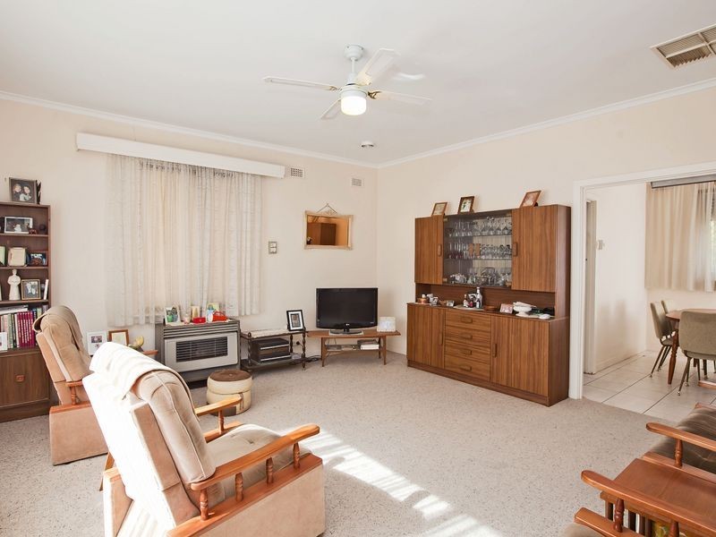 27 Barton Street, Blair Athol SA 5084