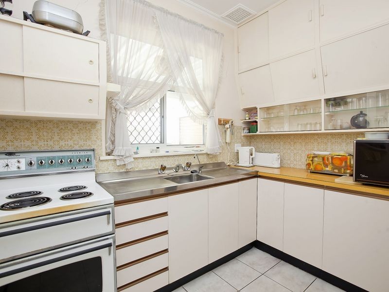 27 Barton Street, Blair Athol SA 5084