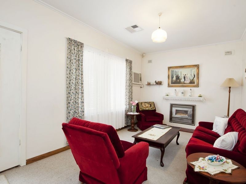 16 Barton Street, Blair Athol SA 5084