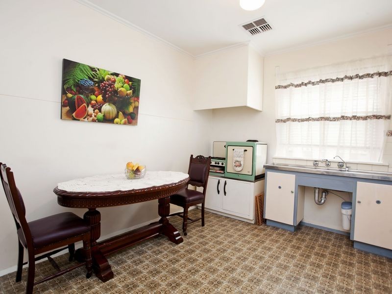 16 Barton Street, Blair Athol SA 5084