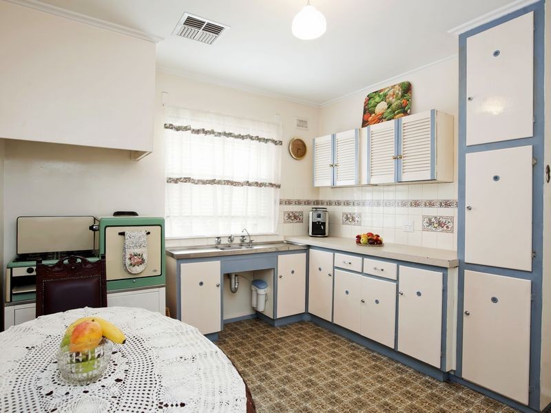 16 Barton Street, Blair Athol SA 5084