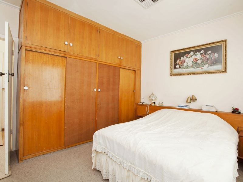 16 Barton Street, Blair Athol SA 5084