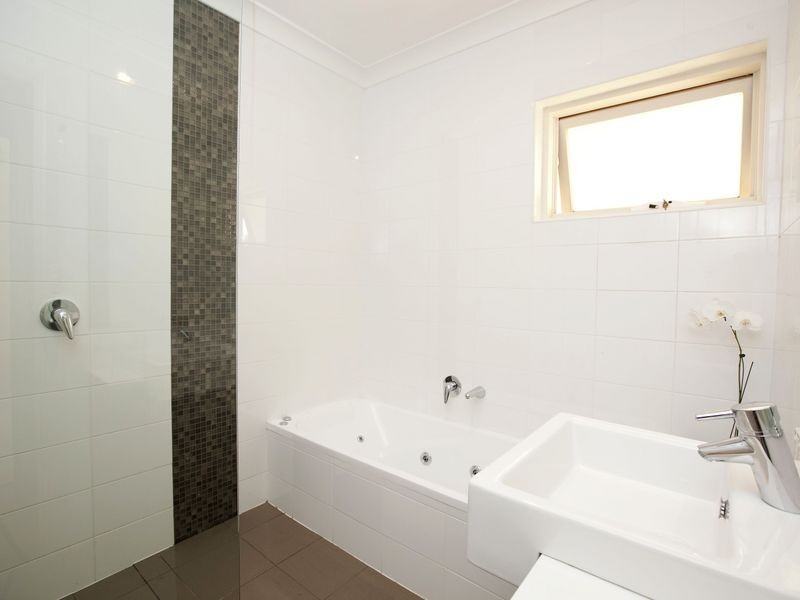35 Heysen Crescent, West Lakes Shore SA 5020