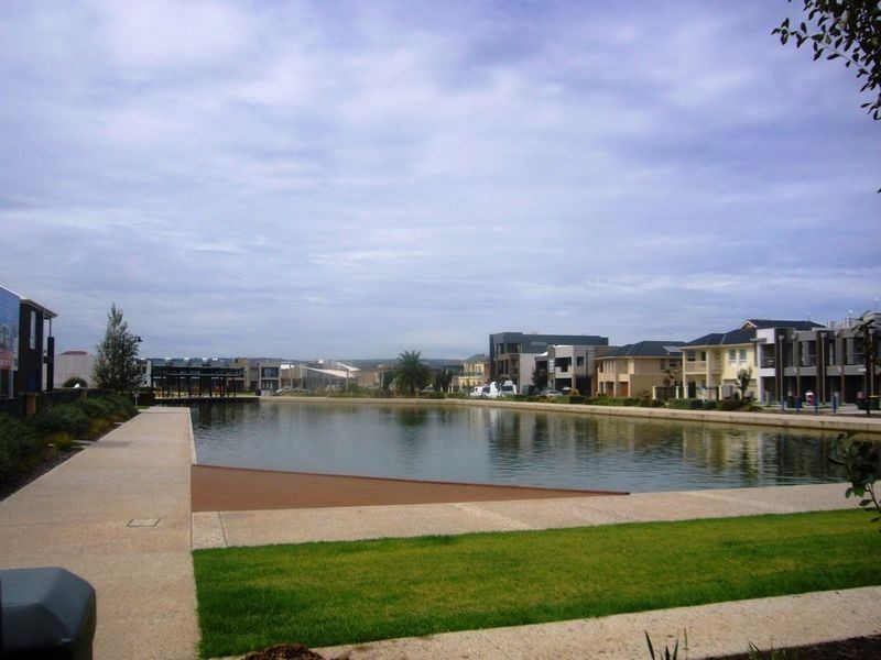 6 Chianti Lane, Mawson Lakes SA 5095