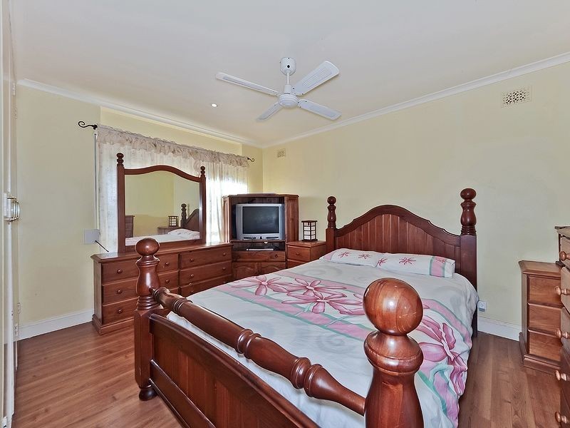 3 Laver Avenue, Gulfview Heights SA 5096