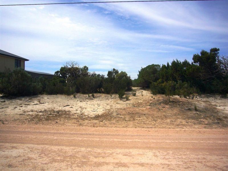 35 The Esplanade, Thompson Beach SA 5501