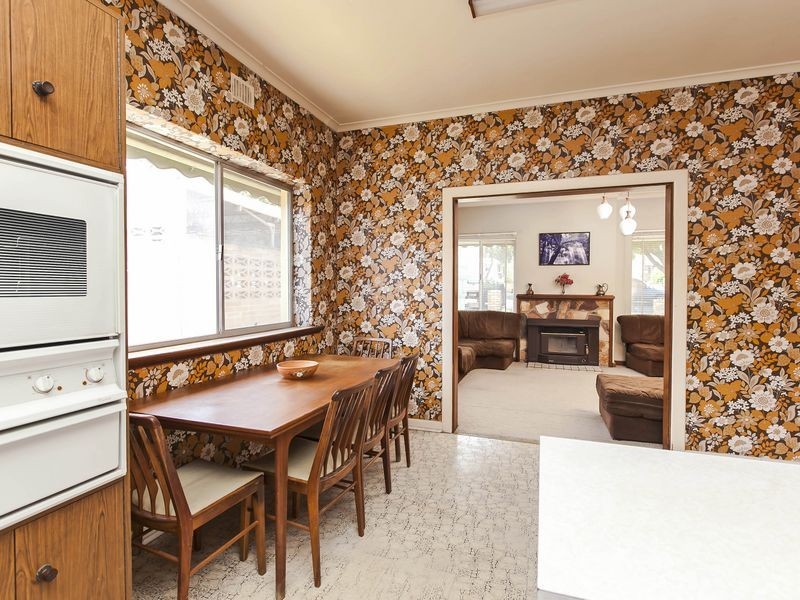 1 Prince Avenue, Blair Athol SA 5084