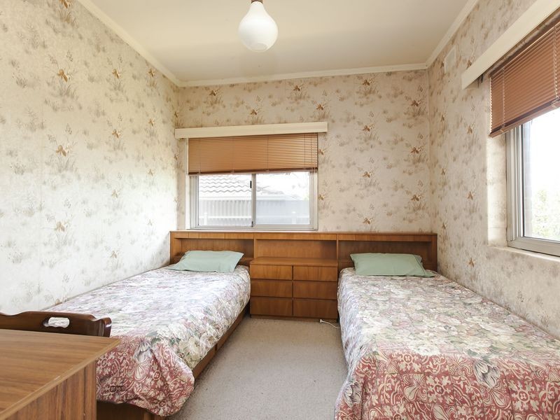 1 Prince Avenue, Blair Athol SA 5084