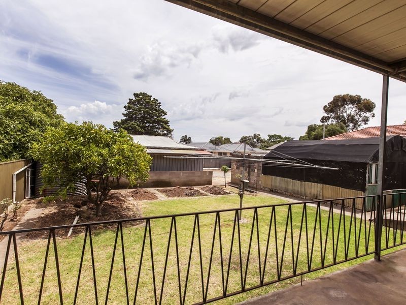 1 Prince Avenue, Blair Athol SA 5084