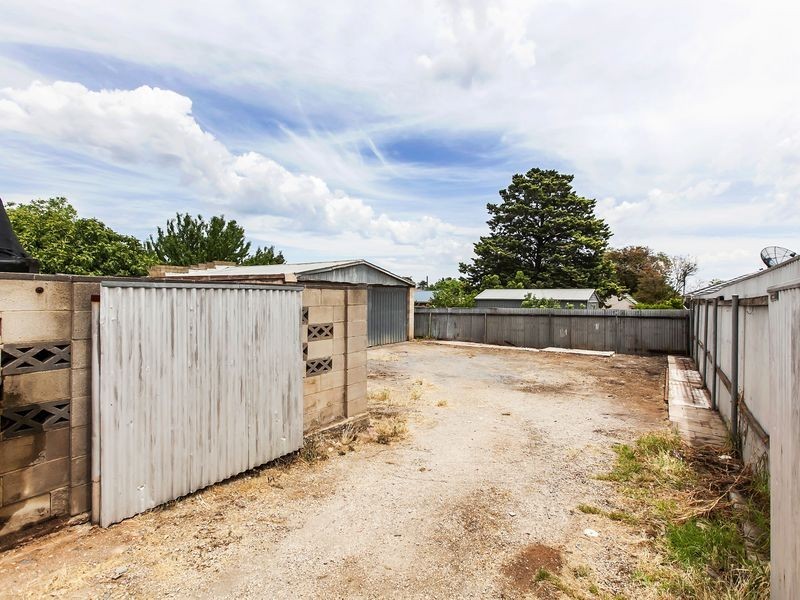 1 Prince Avenue, Blair Athol SA 5084