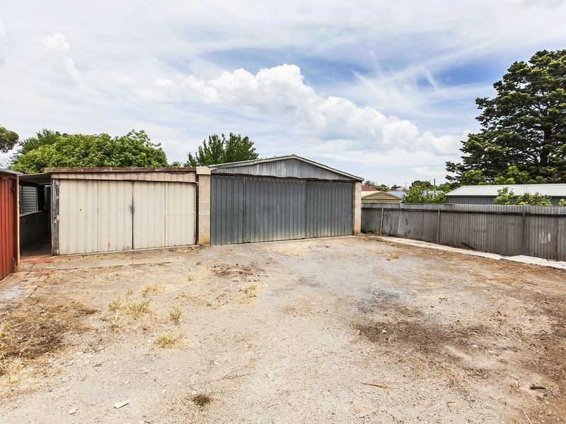 1 Prince Avenue, Blair Athol SA 5084