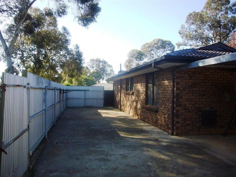 8 Coleridge Drive, Salisbury Park SA 5109