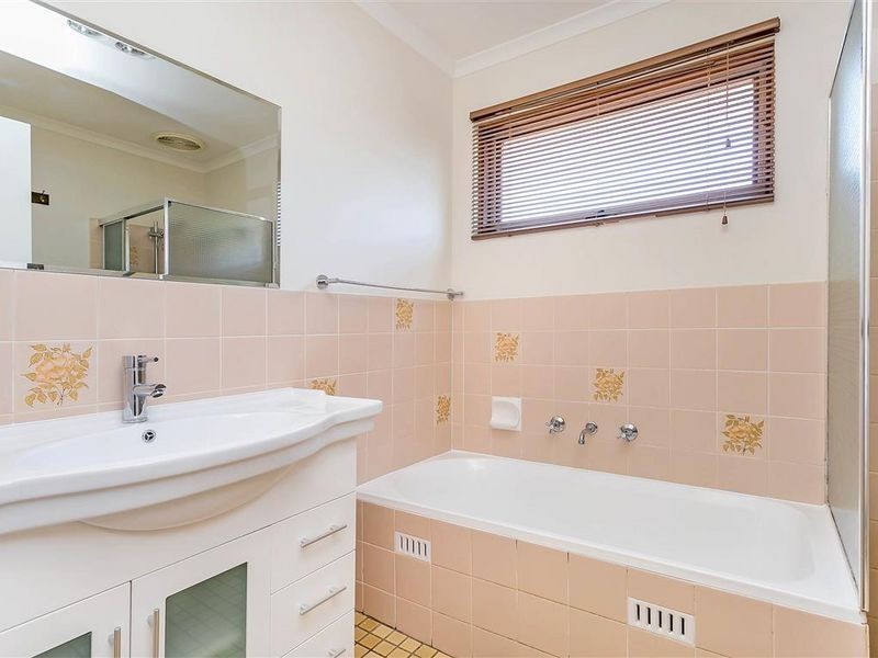 3 Angus Court, Renown Park SA 5008