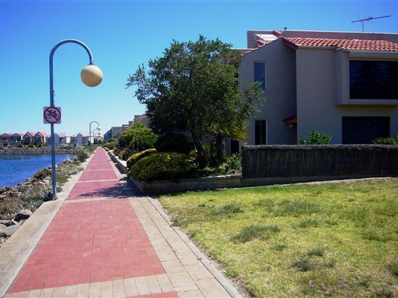 11/403 Lady Gowrie Drive, North Haven SA 5018