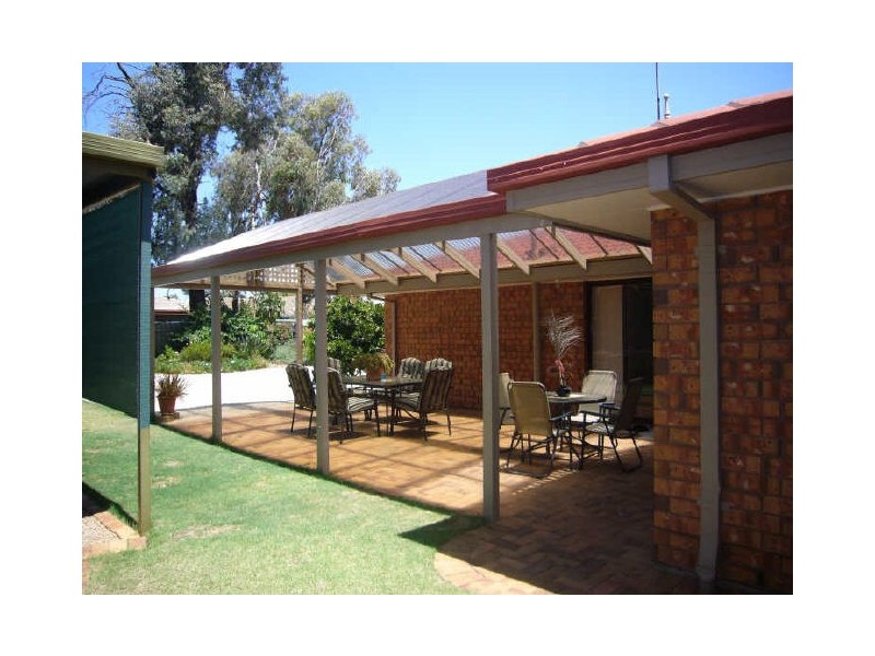 4 Felicia Avenue, Salisbury Downs SA 5108