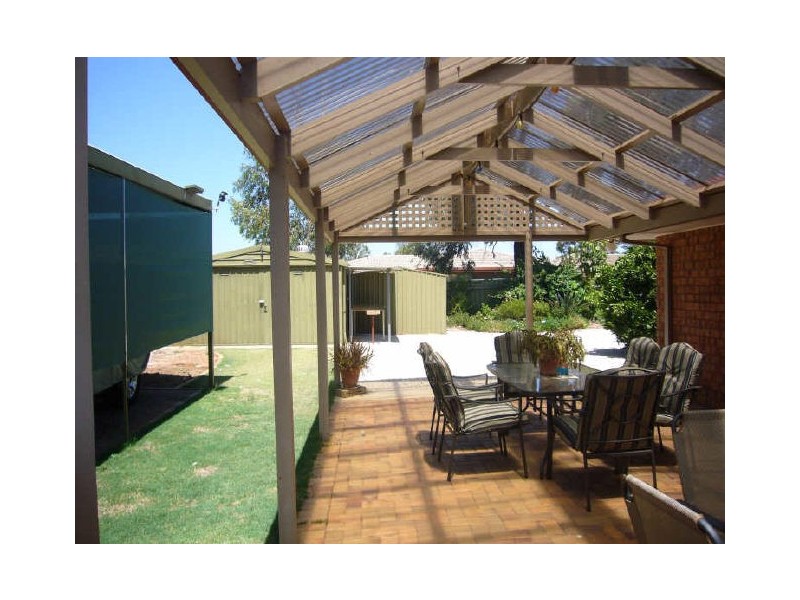 4 Felicia Avenue, Salisbury Downs SA 5108