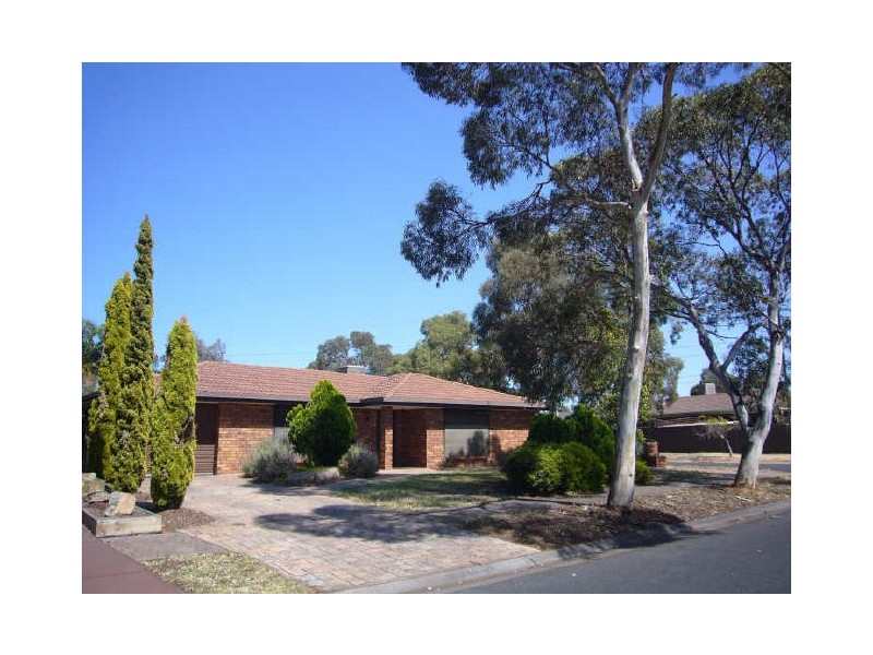 2 Roxby Street, Parafield Gardens SA 5107
