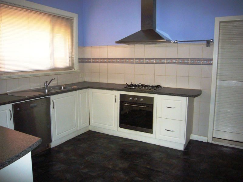 8 Glenview Avenue, Blair Athol SA 5084