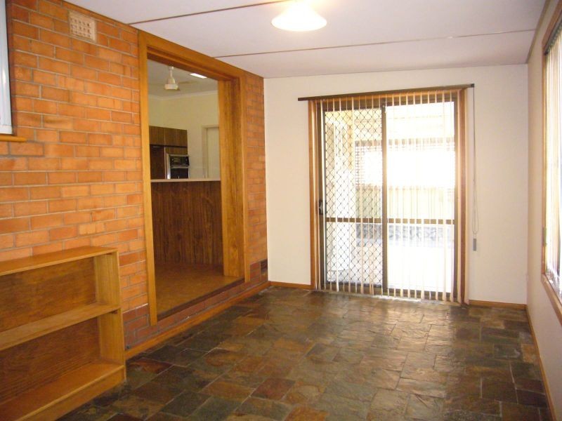 17 Morris Drive, Valley View SA 5093