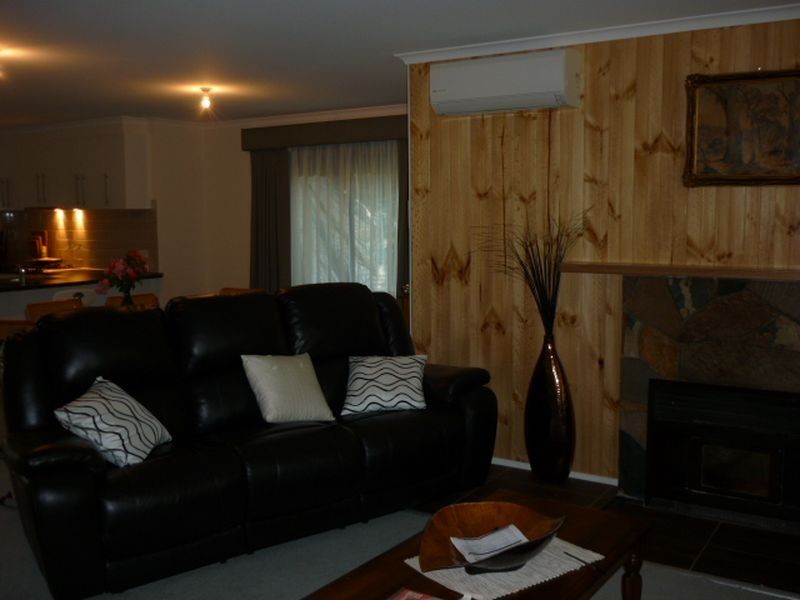 13 Hillside Drive, Eildon VIC 3713