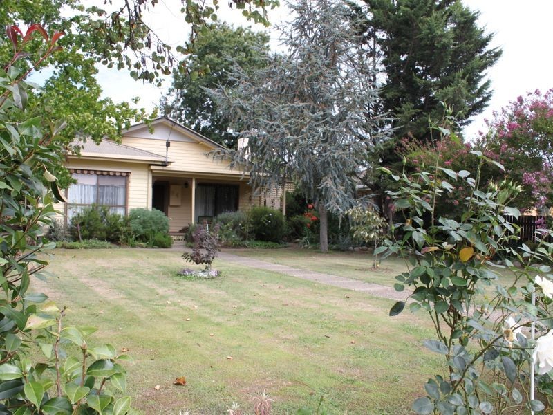 24 Downey St, Alexandra VIC 3714