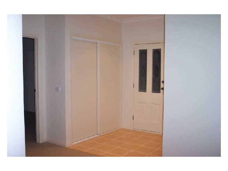 1/2 Thom Street, Alexandra VIC 3714