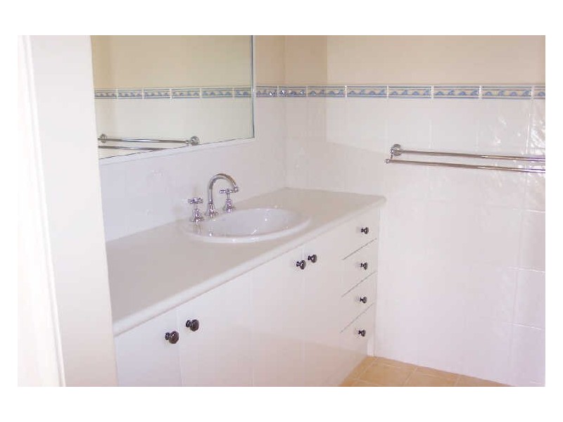 1/2 Thom Street, Alexandra VIC 3714