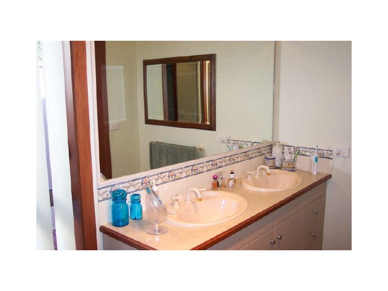 5 Oswald Drive, Alexandra VIC 3714