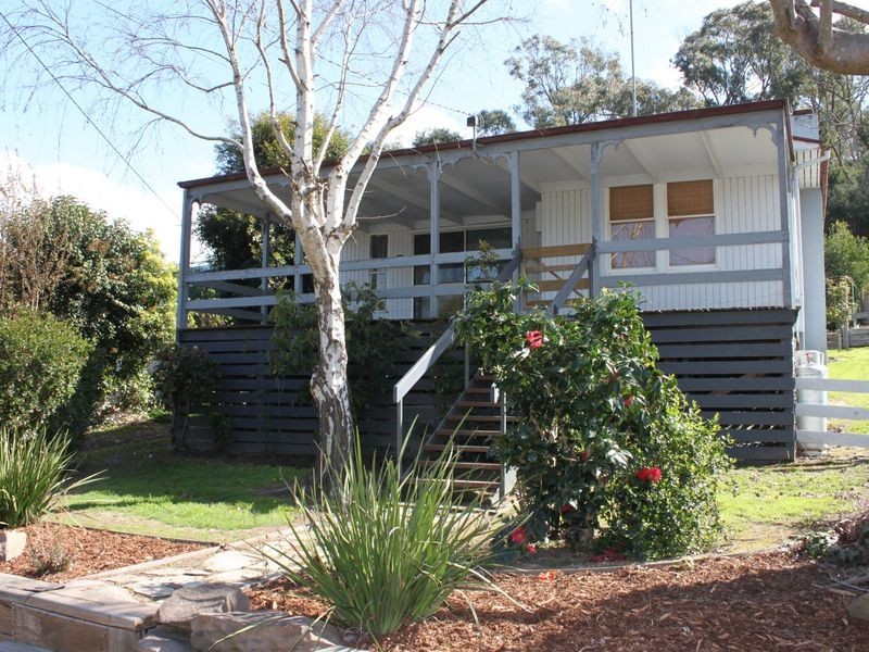 33 Fifth Street, Eildon VIC 3713
