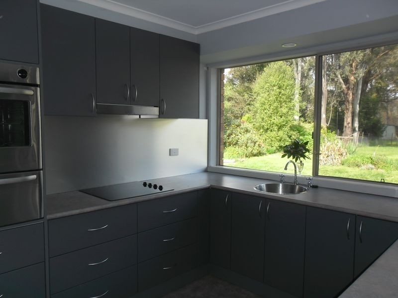 1 Shaw Avenue, Eildon VIC 3713