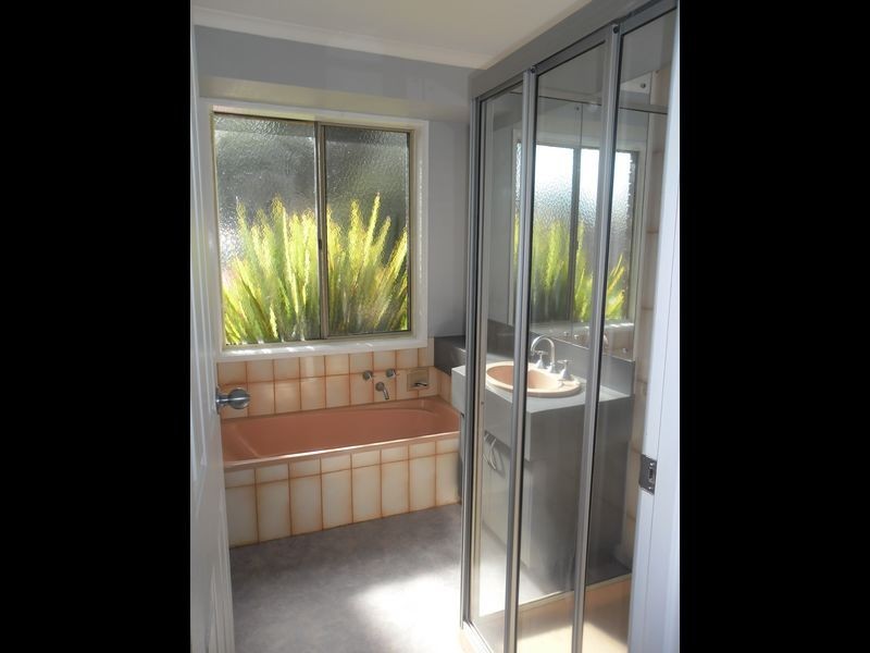 1 Shaw Avenue, Eildon VIC 3713