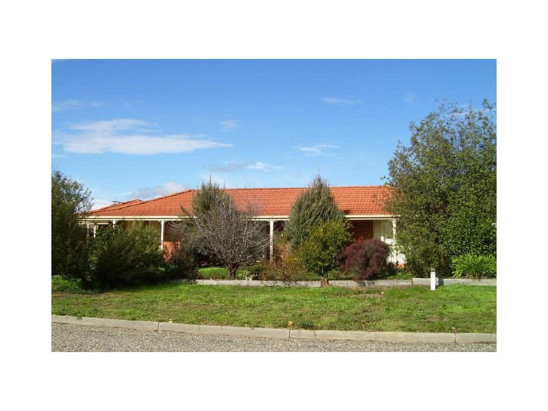2 Oswald Drive, Alexandra VIC 3714