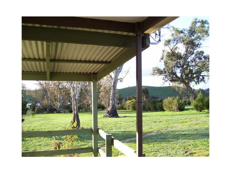 16 Jones Close, Alexandra VIC 3714