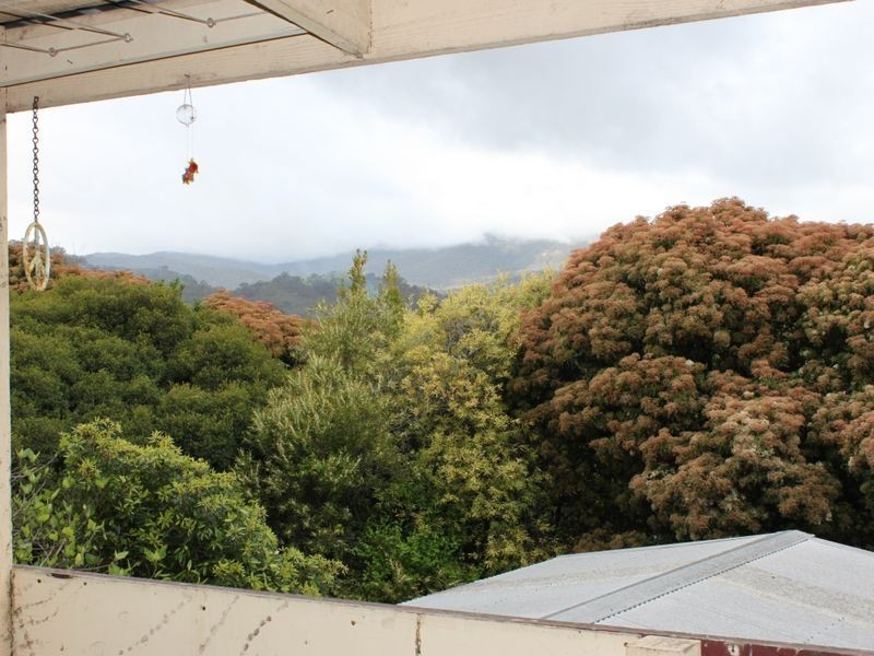 27 Centre Avenue, Eildon VIC 3713