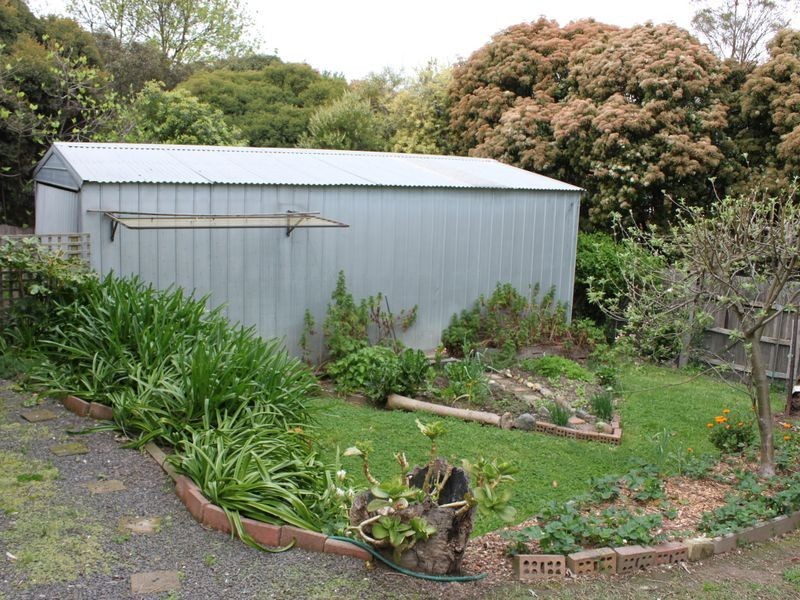27 Centre Avenue, Eildon VIC 3713