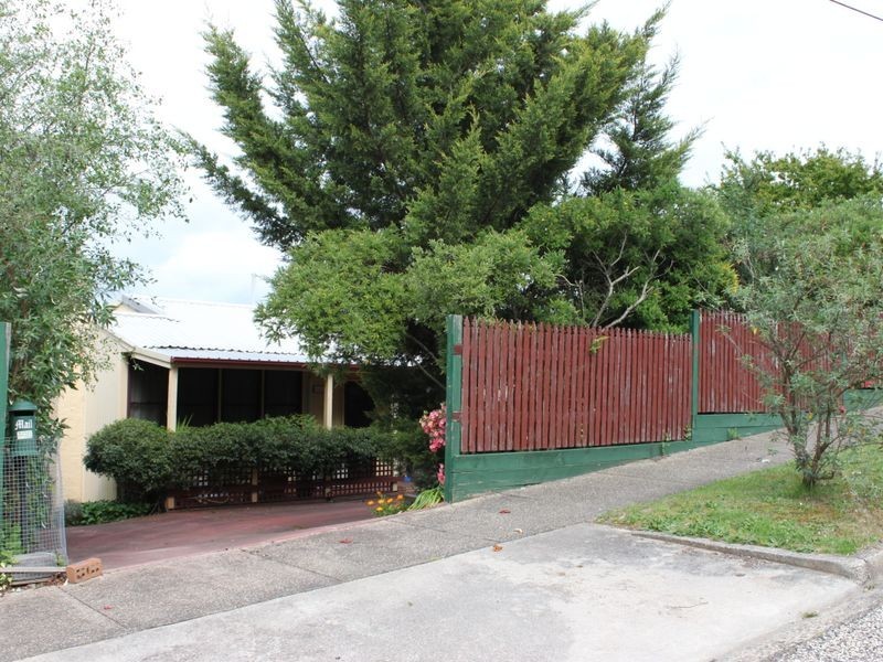 27 Centre Avenue, Eildon VIC 3713