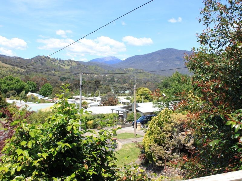 26 Eighth Street, Eildon VIC 3713