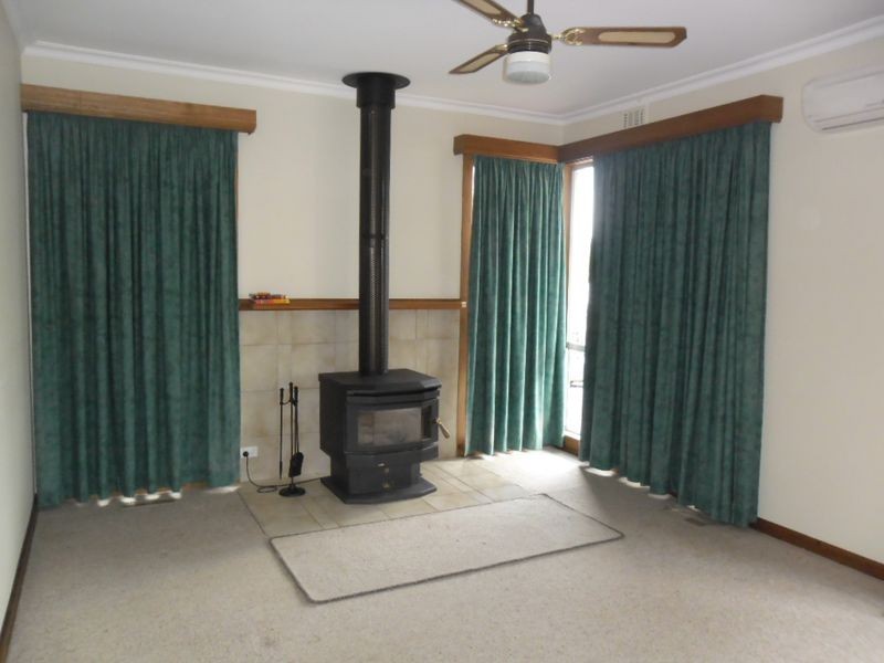 27 Fifth Street, Eildon VIC 3713
