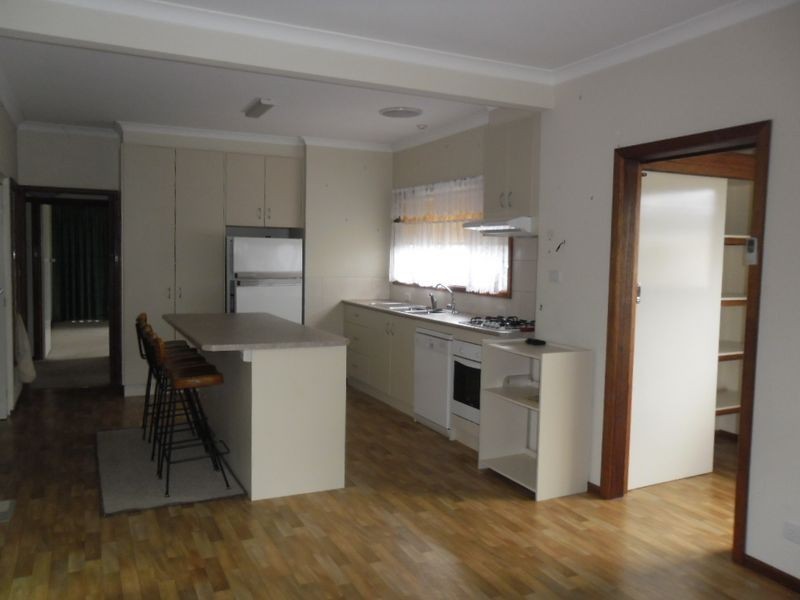 27 Fifth Street, Eildon VIC 3713