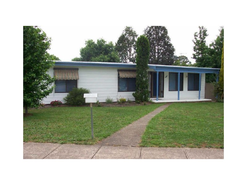 65 Bayley Street, Alexandra VIC 3714